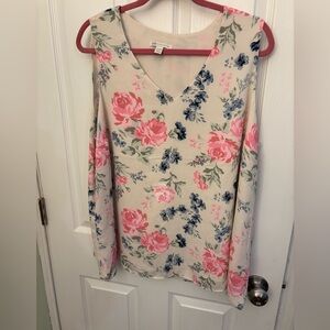 Floral V-Neck sleeveless Cato brand 18/20 w top.